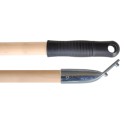 Manche bois avec trou +  fixe-manche m&eacute;tallique CH pench&eacute; (bois FSC)